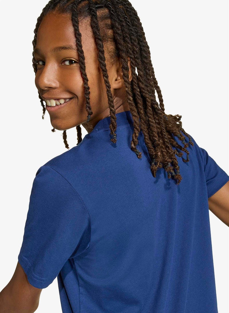 اديداس تيشيرت بطبعة حروف الملعب الشبابي - Image 4